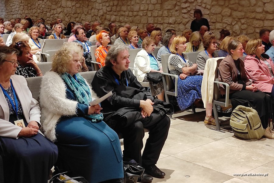 093 Konferencje w Sali Papieskiej.jpg